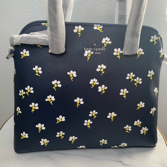 FINAL MARKDOWN!! - Kate spade Dome Daisy purse - Picture 2 of 6